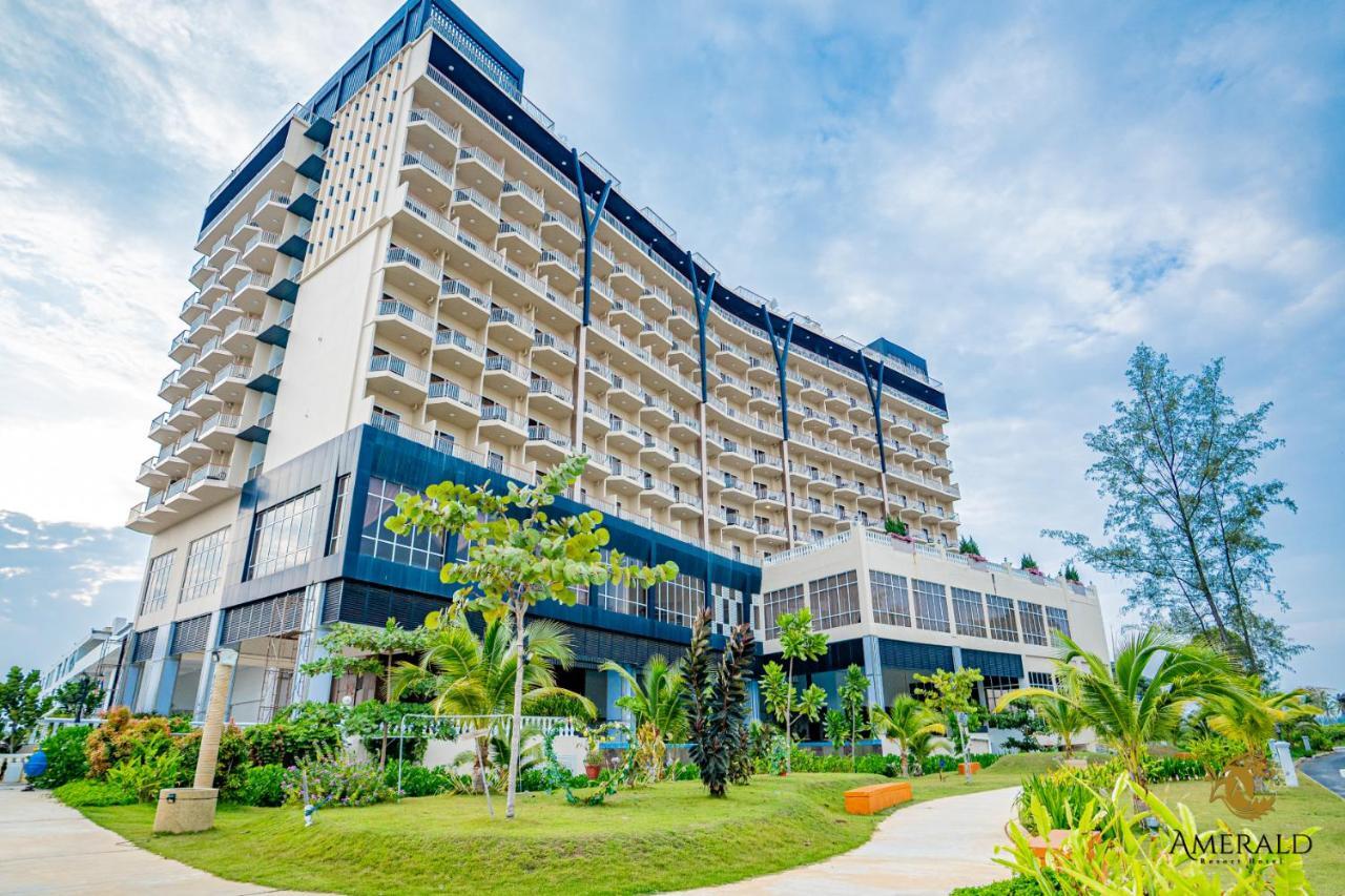 Amerald Resort Hotel Desaru Pengerang Exterior foto