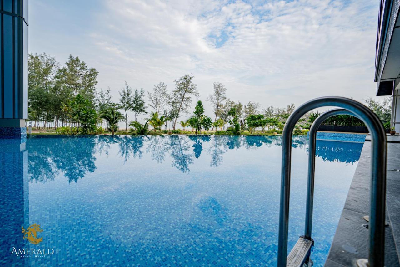 Amerald Resort Hotel Desaru Pengerang Exterior foto